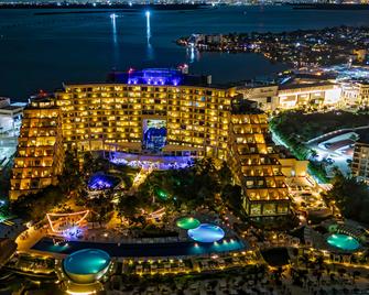 Live Aqua Beach Resort Cancun - Cancún - Building