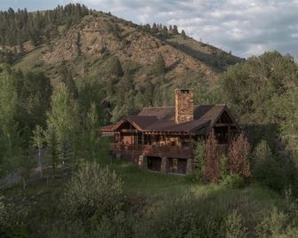 The Cabins at Snake River Sporting Club - Hoback - Building
