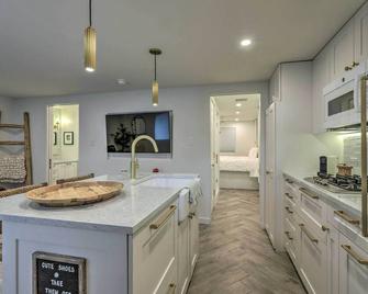 Aspen Condo with Mountain Views and Ski Access! - Aspen - Cocina
