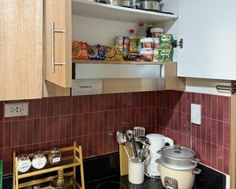 2521 Space Red Residences Chino Roces Makati - Manila - Kitchen