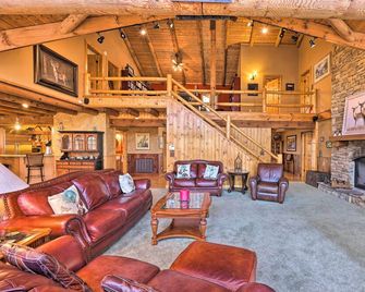 'Serenity on the River' Luxe Lewisburg Cabin! - Lewisburg - Lounge