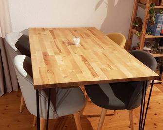 Cosy wooden Room in Munich - Münih - Yemek odası