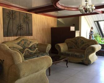 Bohol Tropics Resort - Tagbilaran City - Sala de estar