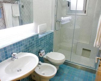Hotel Teti - Torre Mozza - Baño