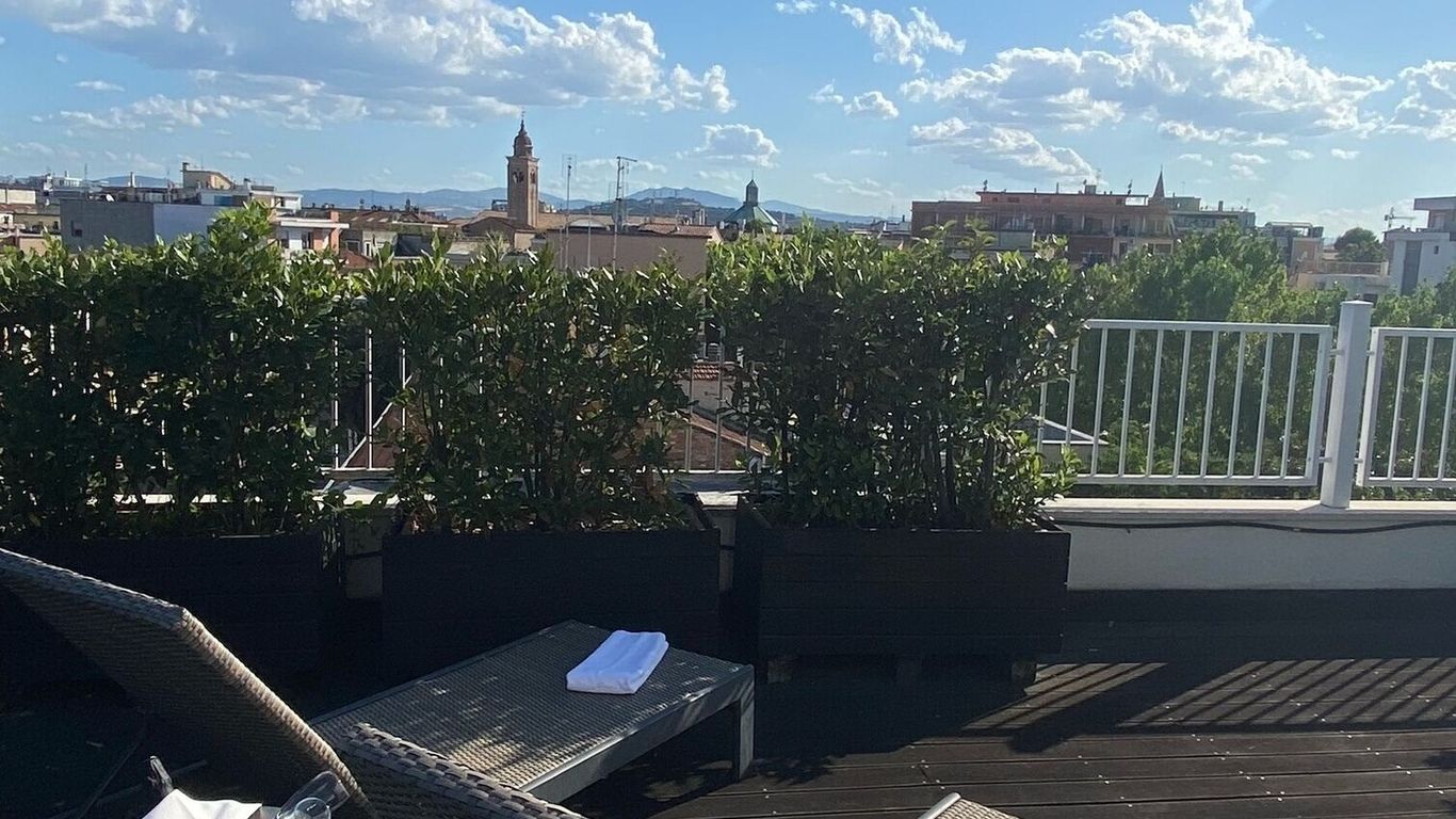 Card International Hotel