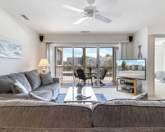 Games, Lake Views, Ease of Access to Unit & Attractions, Family-Friendly, Outdoor Comfort - Lake Ozark - Pokój dzienny