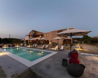 Abeloessa Methonian Hospitality - Foinikounta - Edificio