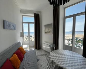Appartement T2 avec piscine, parking, proche plage et commerces - FR-1-197-536 - Les Sables-d'Olonne - Living room
