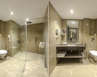 Sunday Hotel Vadodara - Vadodara - Bad