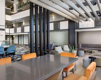 إمباسي سويتس هوتل وينستون سالم - وينستون-سالم - ردهة