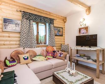 Stunning Home in Brod na Kupi With Sauna and 3 Bedrooms - Brod na Kupi - Sala de estar