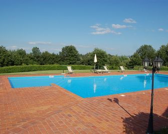Farmhouse Between Florence And Arezzo, Colline Apartment, Garden, Swimming Pool, Lake - Pergine Valdarno - Piscina