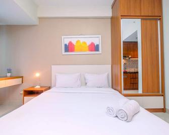 Modern and Comfy Studio Apartment Grand Dhika City By Travelio - Bekasi - Schlafzimmer