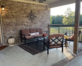Dogwood-2, Cozy, spacious & luxurious 2 bedroom 2 bath home - Brewton - Balcony