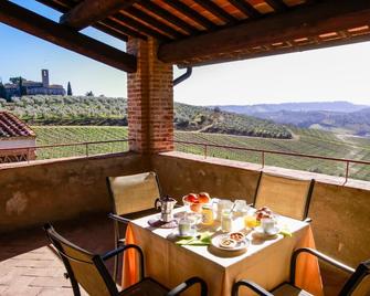 Fattoria Abbazia Monte Oliveto - San Gimignano - Balcony
