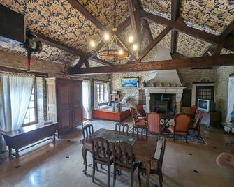 Villa antigone - Le Montsaugeonnais