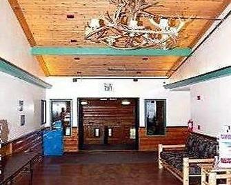 Long House Bethel Hotel - Bethel - Lobby