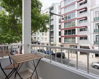 Be Lisbon Hostel - Lisbon - Balcony