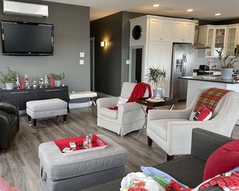 Contemporary Ocean Style With Views, Views, Views! - Antigonish - Obývací pokoj