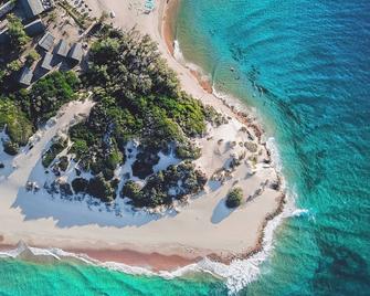 Mozambeat Motel - Praia do Tofo - Strand