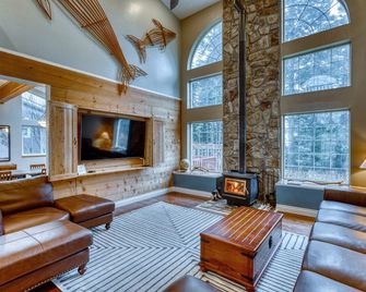 Lodge Style Living Spacious 5br Reunion Getaway - Kodiak - Sala de estar