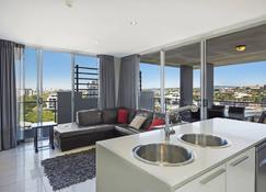 The Chermside Apartments - Brisbane - Wohnzimmer