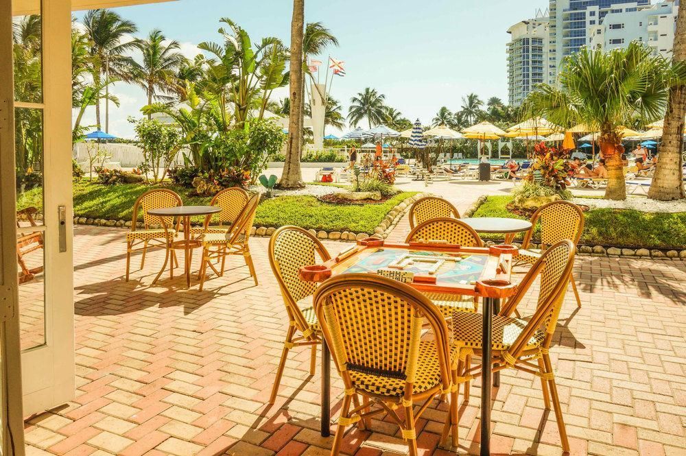 Deauville Beach Resort - ميامي بيتش - شرفة مرصوفة