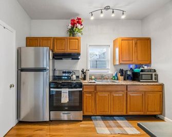 Sallie Cozy Burrow Guest House 20 minutes from Atlantic City - Egg Harbor City - Cocina