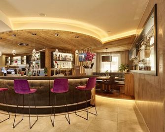 Hotel Gundolf - St. Leonhard im Pitztal - Bar