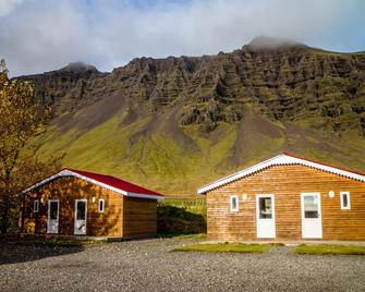 Gerdi Guesthouse - Kalfafellsstadur - Building