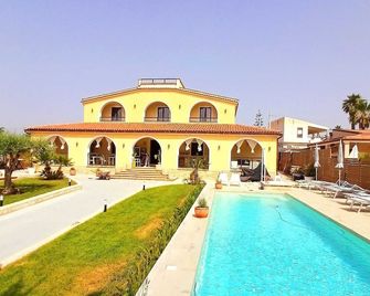 Villa Sunset B&B/Apartments - Fontane Bianche - Pool