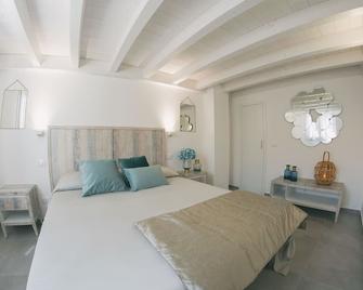 A due passi - Terrasini - Camera da letto