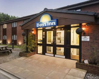 Days Inn by Wyndham Bridgend Cardiff M4 - Bridgend - Gebäude