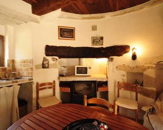 Property 2 stone towers large shady enclosed garden with large swimming pool - Cajarc - Dining room