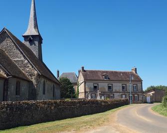 Charming village house - La Ferté-en-Ouche - Edificio