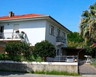 B&B Ai Tre Archi - Spotorno - Edificio