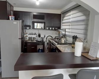 Ptosancarlos Bayhouse 2ndfloor - 푸에르토 산카를로스 - 주방