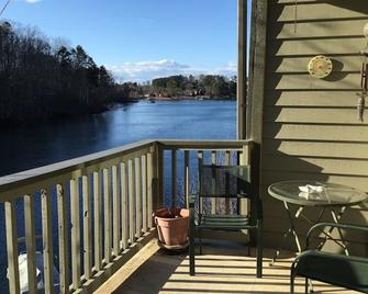 Lake Keowee Condo with Great Views! Near Clemson, Marina, Hiking, Waterfalls! - Seneca - Balcony