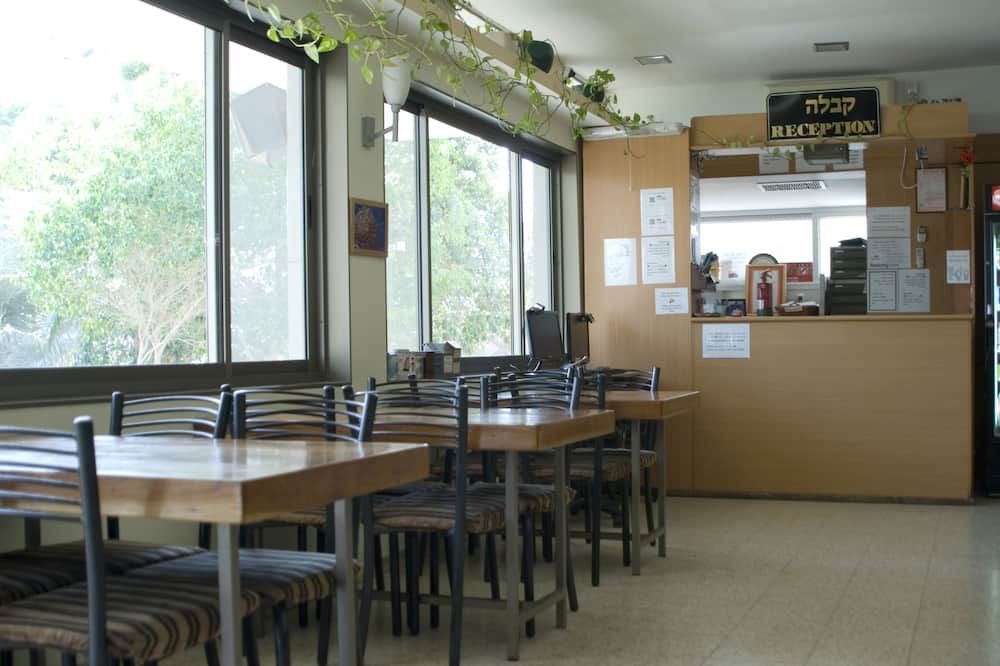 אכסניית בית הערבה