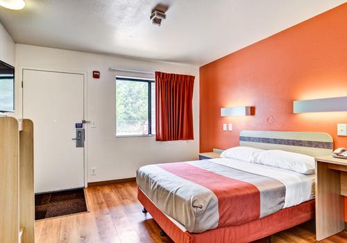 Motel 6 Pittsburgh Crafton C 64 C 8 4 Pittsburgh Hotel Deals Reviews Kayak
