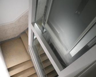 Hotel Rompeolas - Bayona - Aufgang