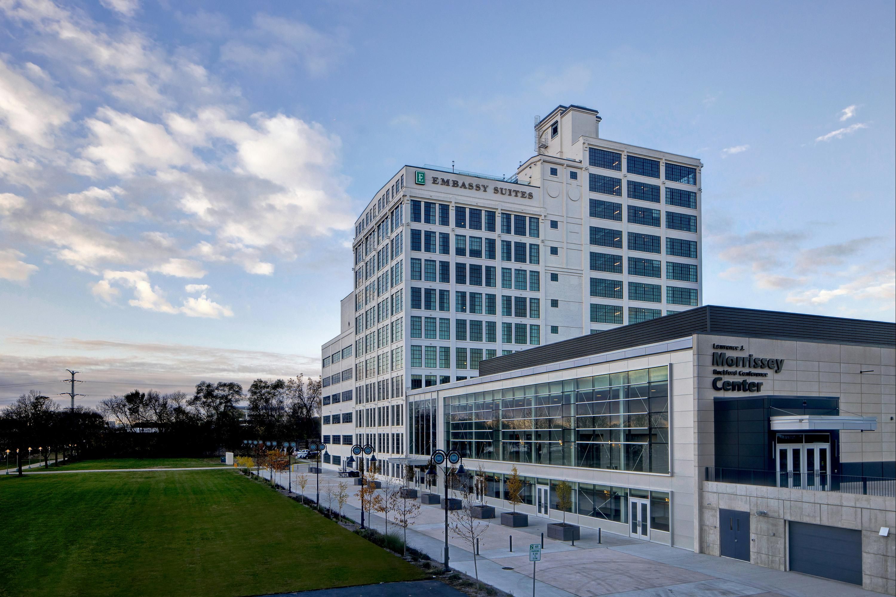 Embassy Suites Rockford Riverfront - רוקפורד - בניין