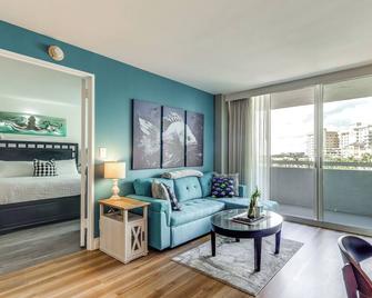 Modern Ft Lauderdale Condo about 7 Mi to Airport! - Fort Lauderdale - Sala de estar