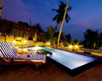 Getaway Beach Resort Kovalam - Kovalam - Pool