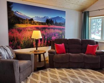 Alaska Country Inn - Delta Junction - Living room