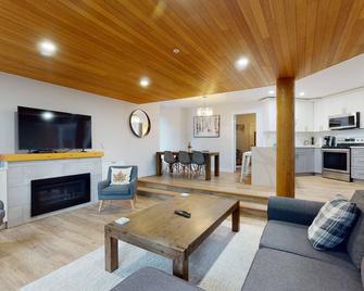 Ironwoods on Blueberry Hill by Whistler Blackcomb Vacation Rentals - Whistler - Living room