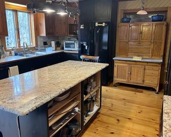 Streamside Saratoga - Saratoga Springs - Kitchen
