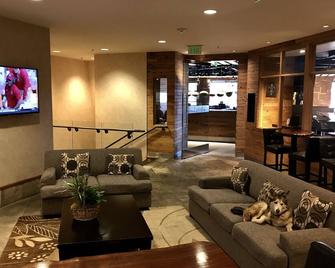 One BDRM at The Village Monache. Steps to the Village and Gondola. Dogs allowed. - Mammoth Lakes - Lobby