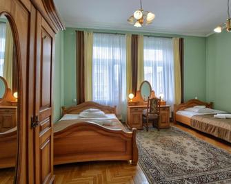 Hotel Jagiellonski - Sanok - Bedroom