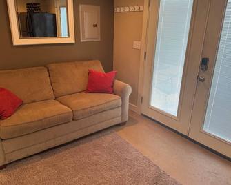 10 mins from the Gorge Amphitheater, nestled in on the beautiful Columbia River - Quincy - Вітальня